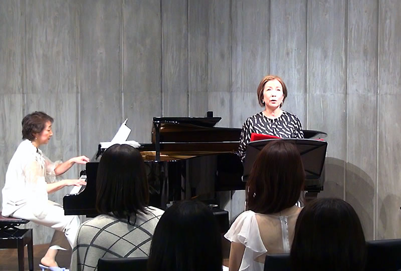 板橋区　アマービレ音楽教室　東武練馬 駅徒歩6分　ピアノ教室　声楽レッスン